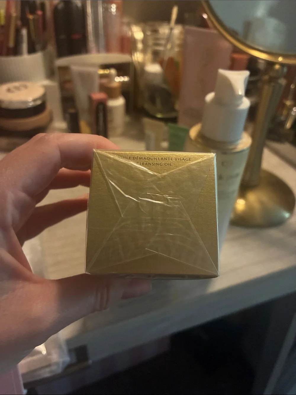 Clé de Peau Beauté Cleansing Oil